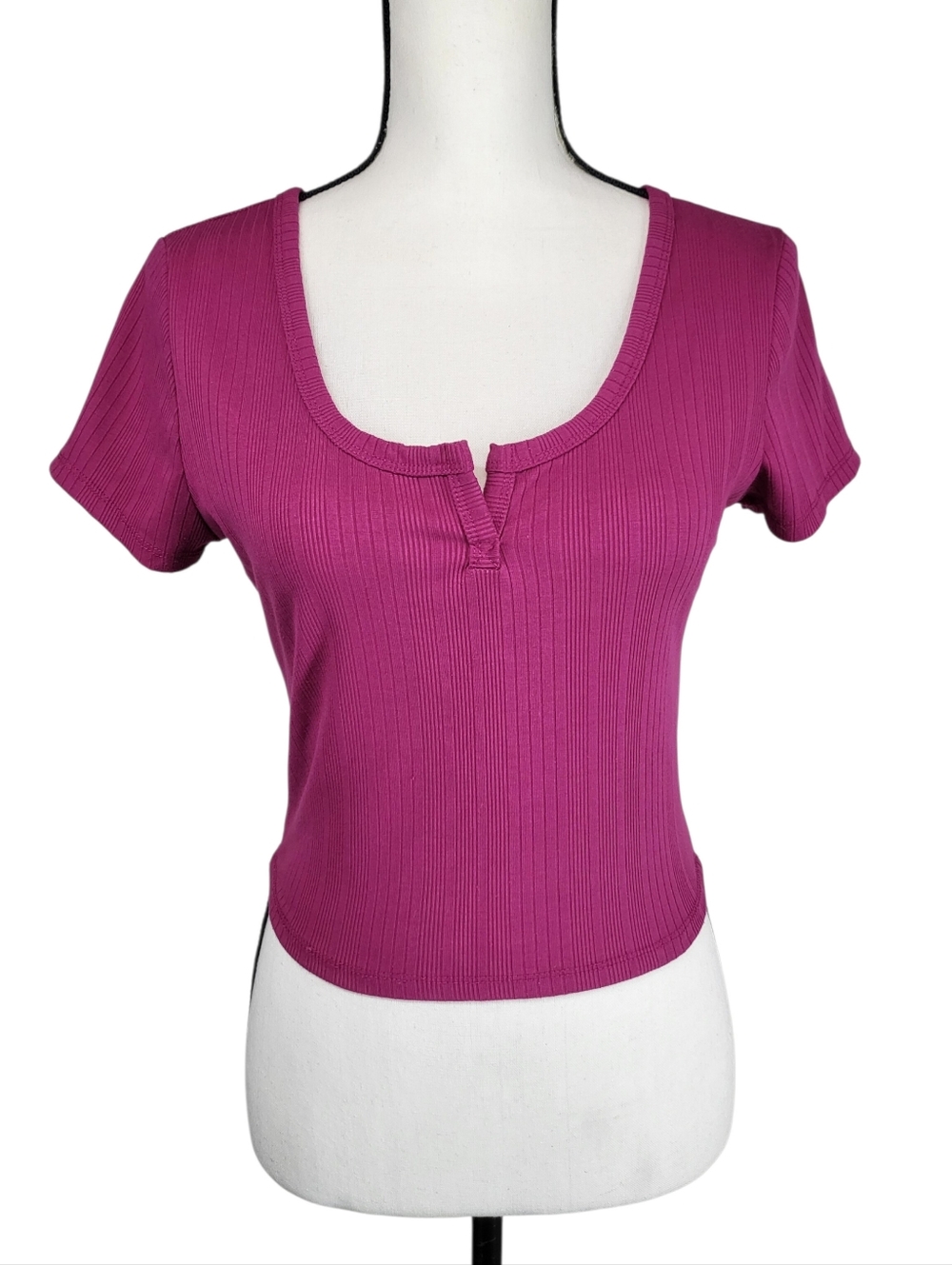 Bozzolo Magenta Ribbed Short Sleeve Notch Neck Crop Top Baby Tee/ Soft Grunge M